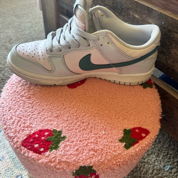 Nike Dunks - Picture 3 of 5